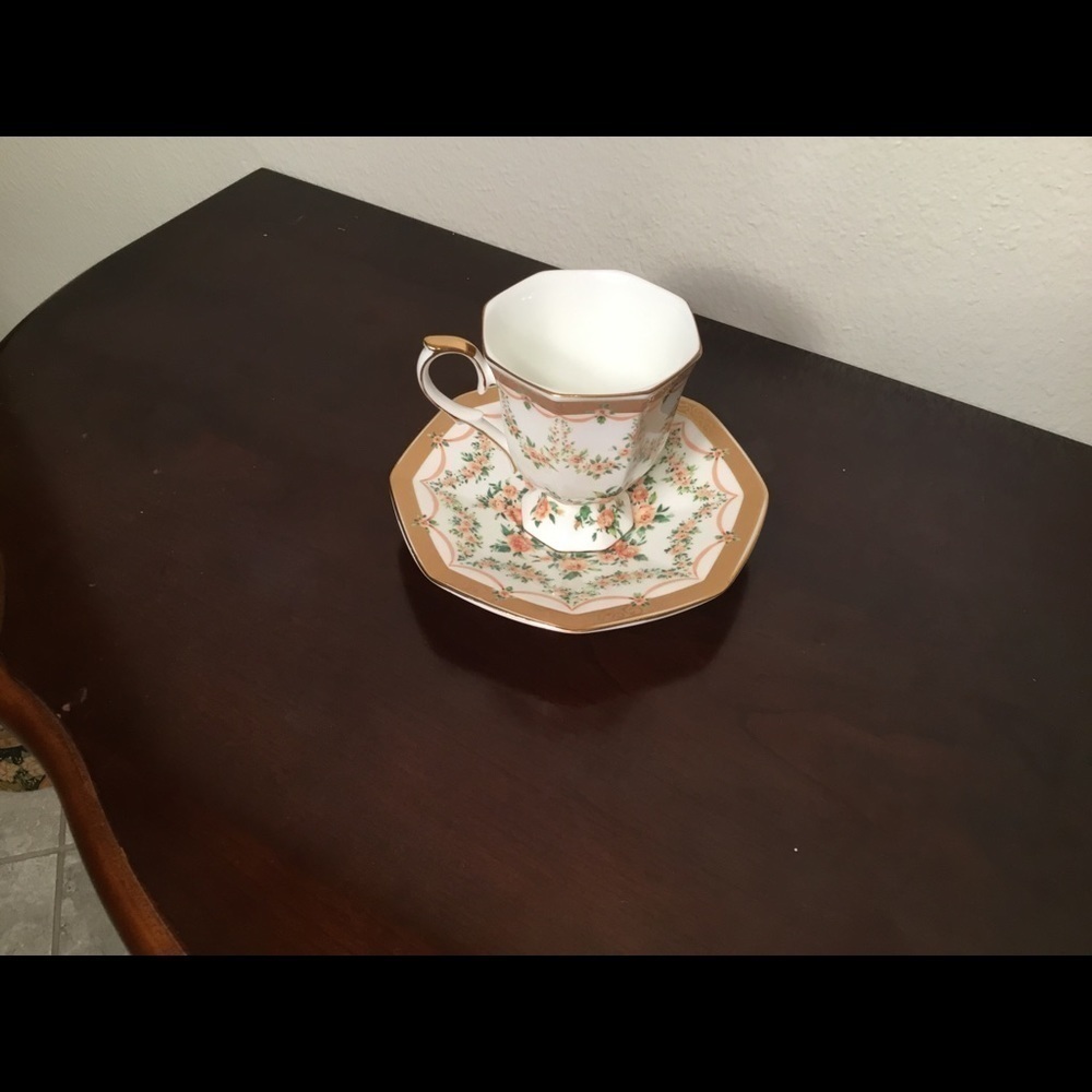 Avon EXCLUSIVE LUXURY VINTAGE TEA CUP 1994